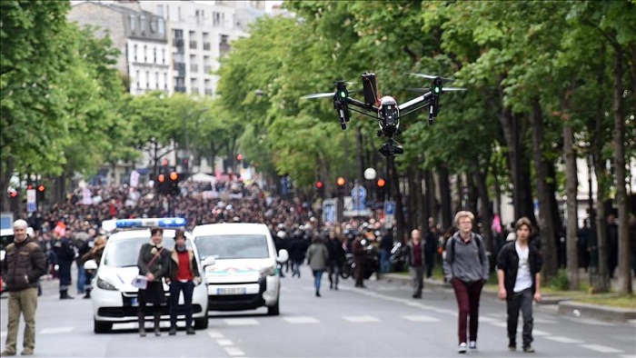 France: La police se dote de drones suite au débordement des manifestations